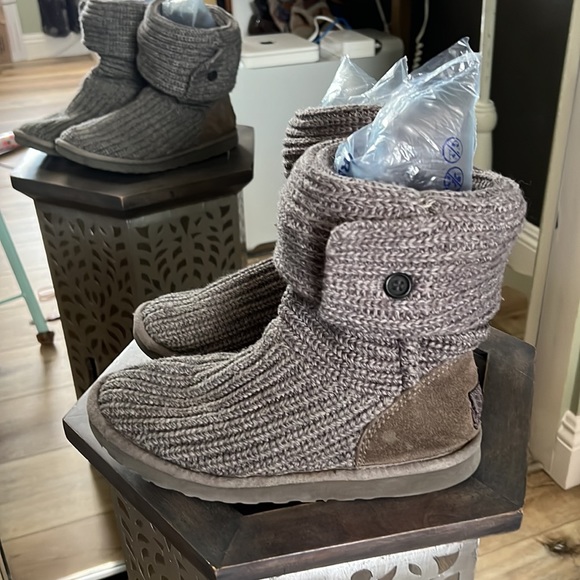 UGG, gray sweater boots, size 7